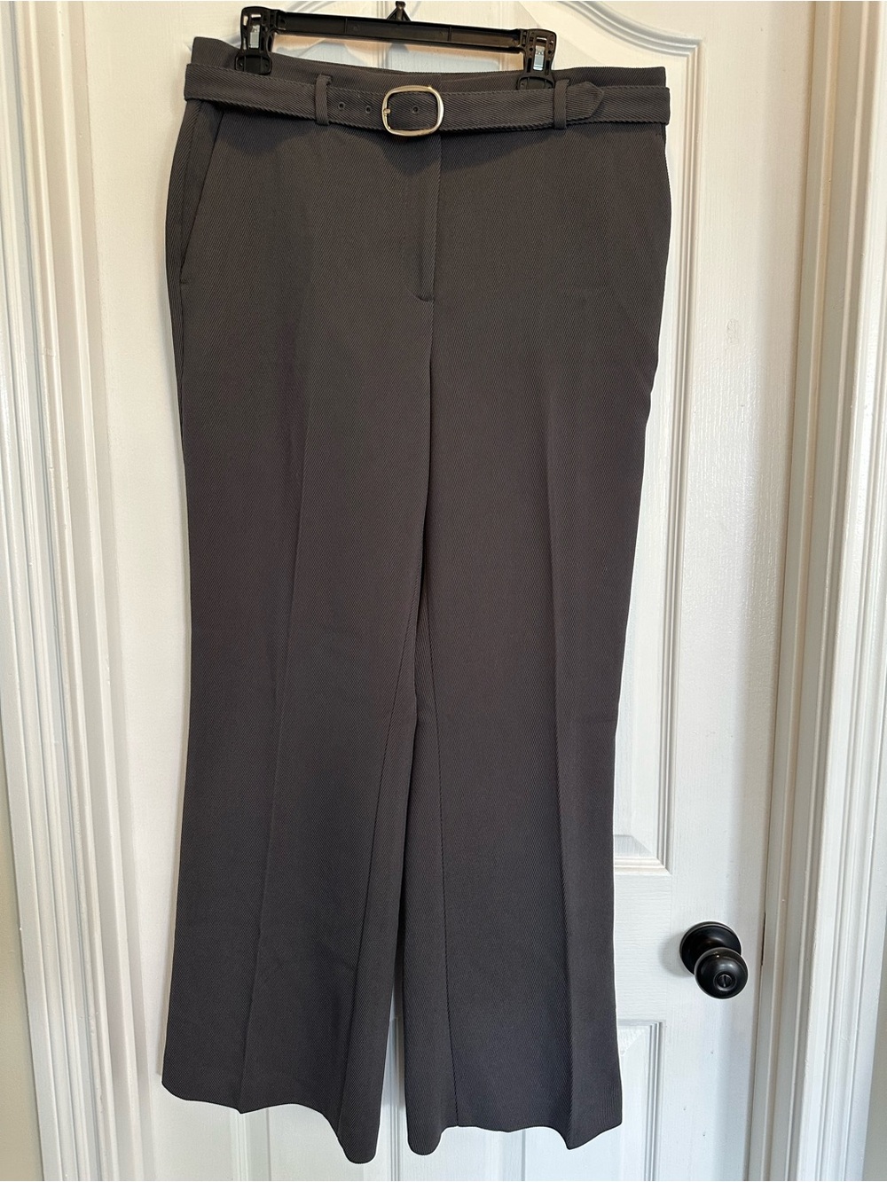 Ann Taylor Wide-Leg Dress Pants in Charcoal. 31 in inseam. Never worn.